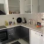 1003 Close To Spacious Consulates Apartament