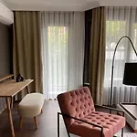 1003 Close To Spacious Consulates Apartament *