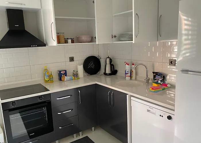 1003 Close To Spacious Consulates Apartamento