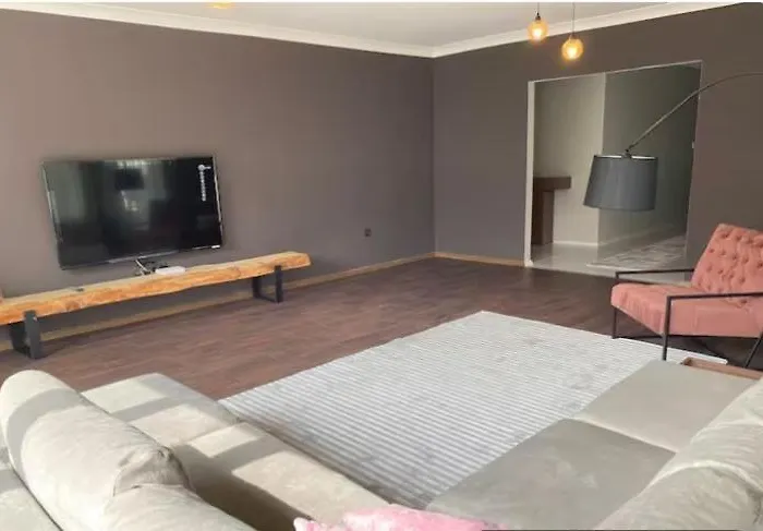 1003 Close To Spacious Consulates *