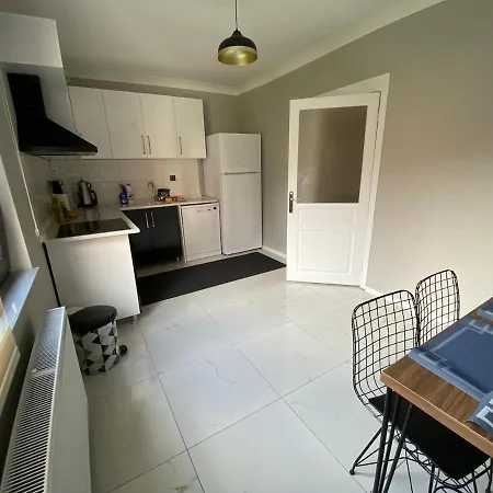 1003 Close To Spacious Consulates