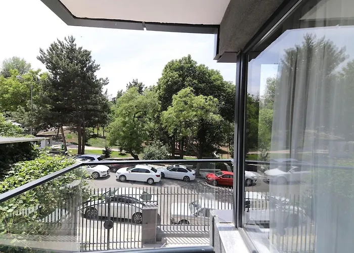 1003 Close To Spacious Consulates Апартаменты